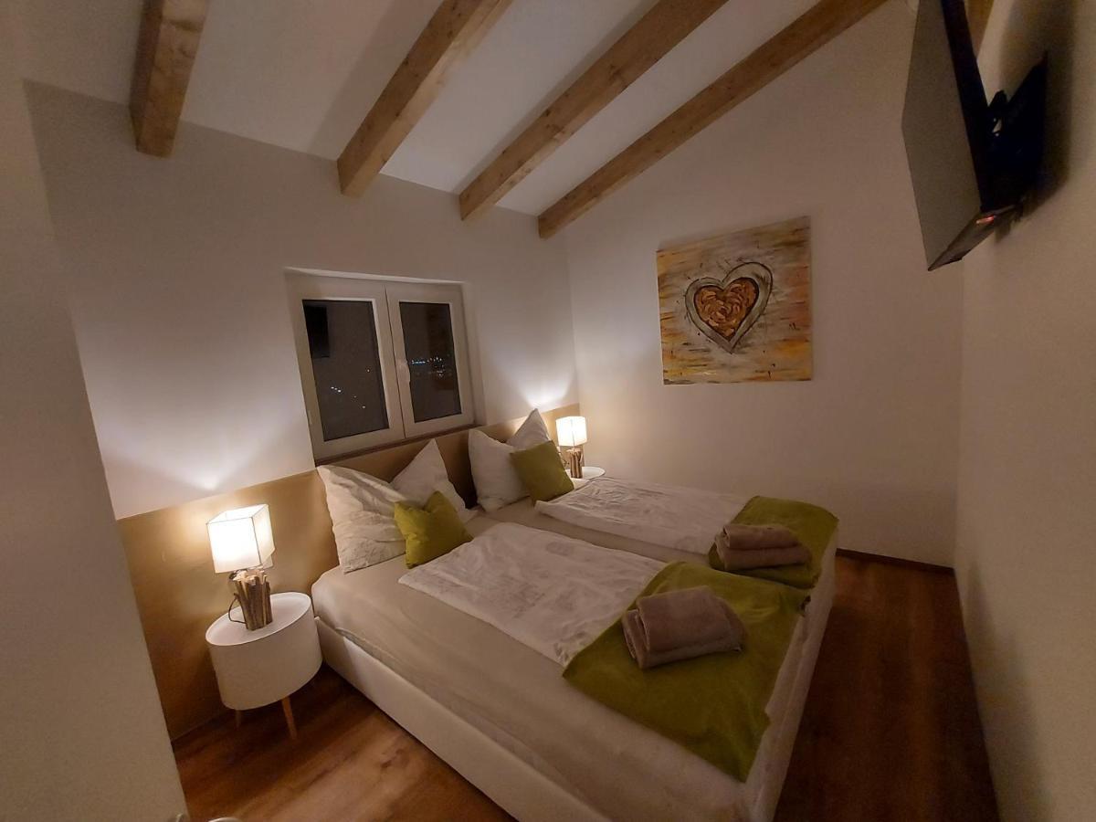 Auszeit Steiraland Penthouse 9 Mit Grossen Balkon Und Parkplatz Leoben (Styria) Exterior foto