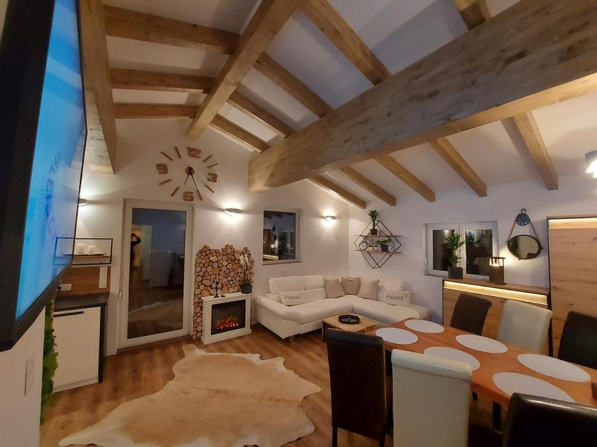 Auszeit Steiraland Penthouse 9 Mit Grossen Balkon Und Parkplatz Leoben (Styria) Exterior foto
