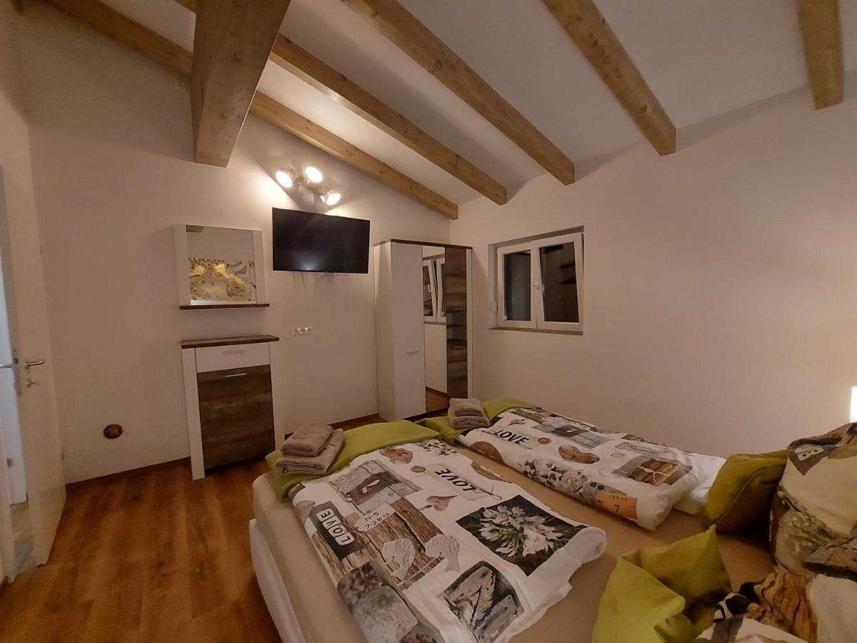Auszeit Steiraland Penthouse 9 Mit Grossen Balkon Und Parkplatz Leoben (Styria) Exterior foto