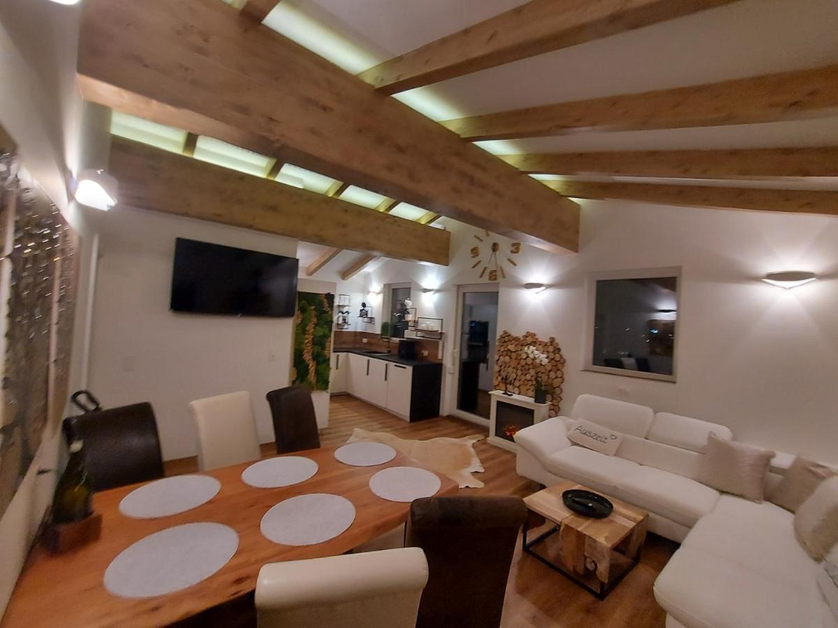 Auszeit Steiraland Penthouse 9 Mit Grossen Balkon Und Parkplatz Leoben (Styria) Exterior foto
