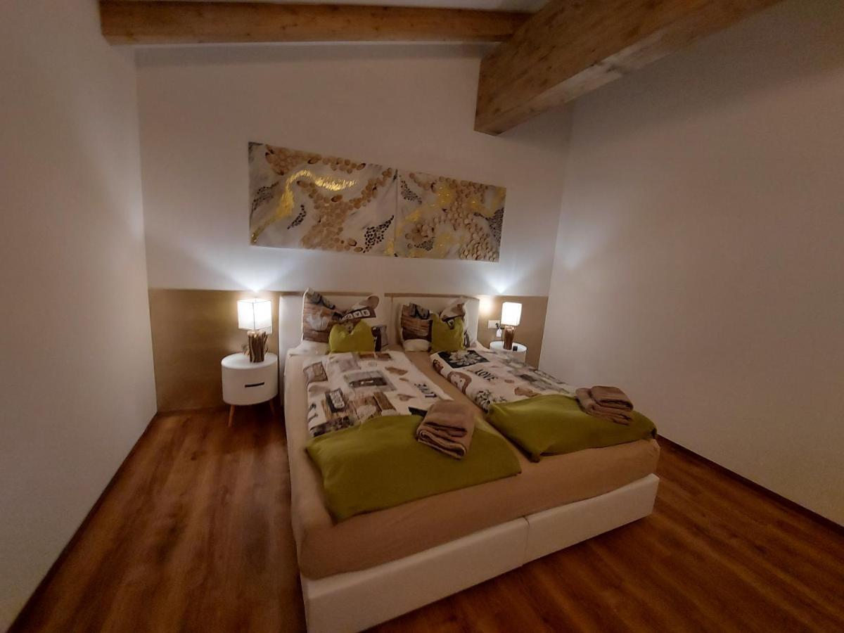 Auszeit Steiraland Penthouse 9 Mit Grossen Balkon Und Parkplatz Leoben (Styria) Exterior foto
