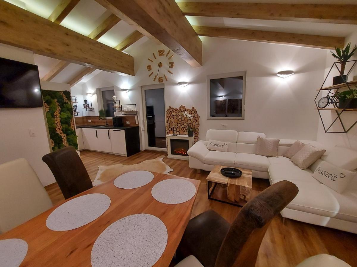 Auszeit Steiraland Penthouse 9 Mit Grossen Balkon Und Parkplatz Leoben (Styria) Exterior foto