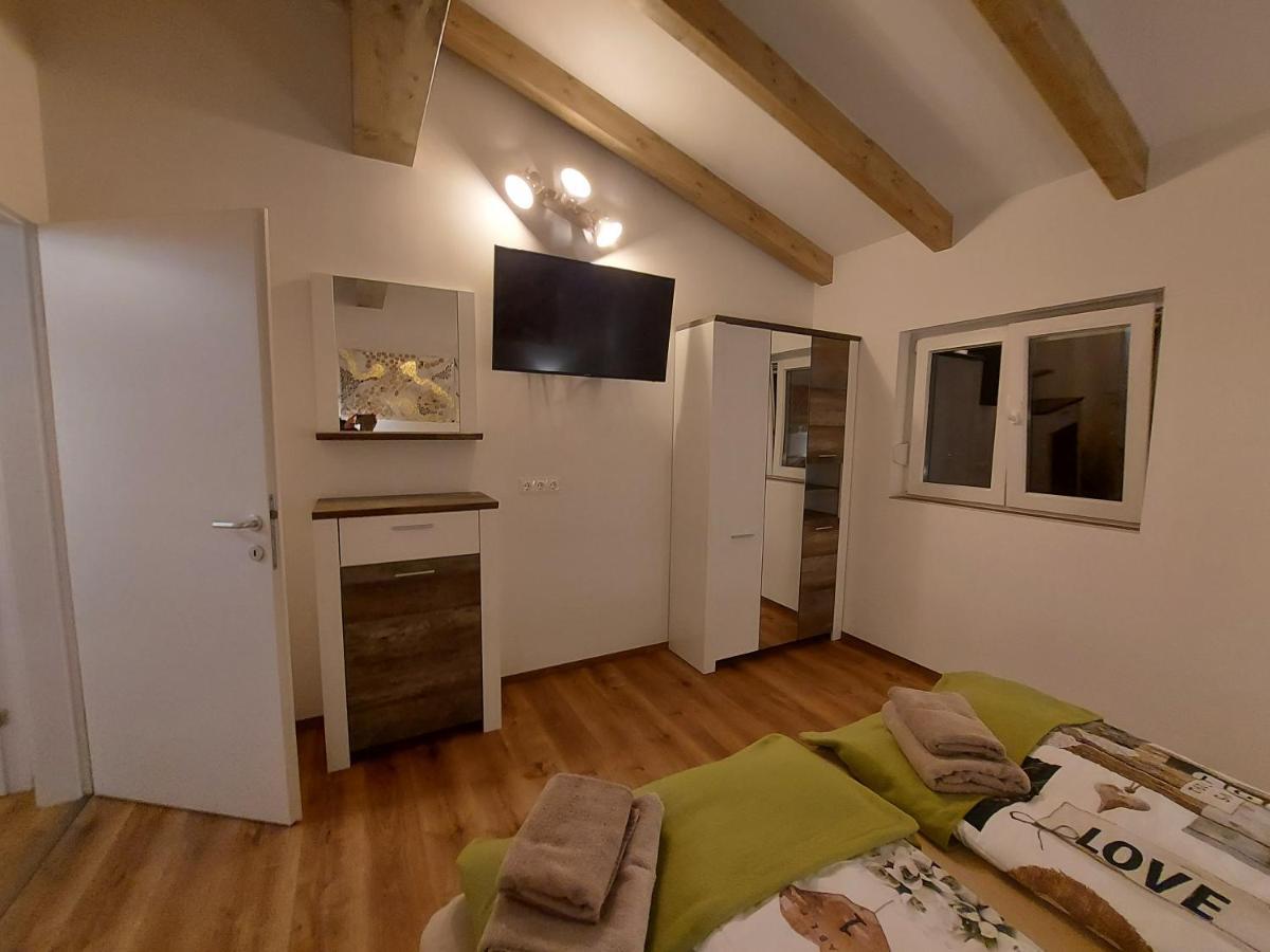 Auszeit Steiraland Penthouse 9 Mit Grossen Balkon Und Parkplatz Leoben (Styria) Exterior foto